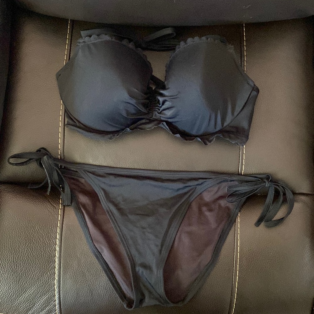 Victoria’s Secret bikini size 36D and bottom size medium